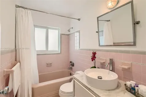 262 Bombay Avenue Fort Lauderdale FL 33308