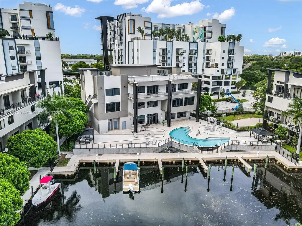 466 SE 1st Circle Pompano Beach FL 33060