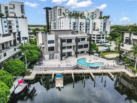 466 SE 1st Circle Pompano Beach FL 33060