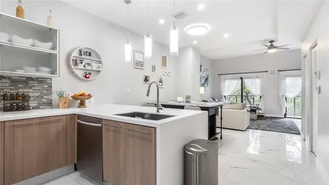 466 SE 1st Circle Pompano Beach FL 33060
