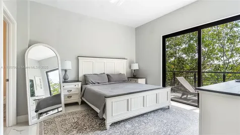 466 SE 1st Circle Pompano Beach FL 33060