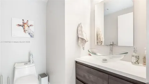 466 SE 1st Circle Pompano Beach FL 33060