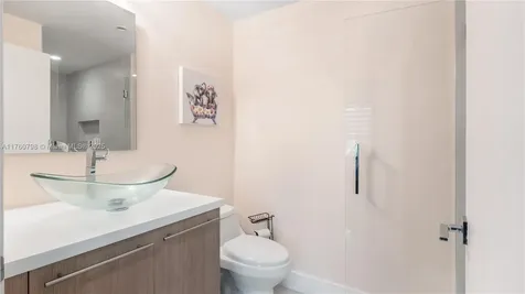 466 SE 1st Circle Pompano Beach FL 33060