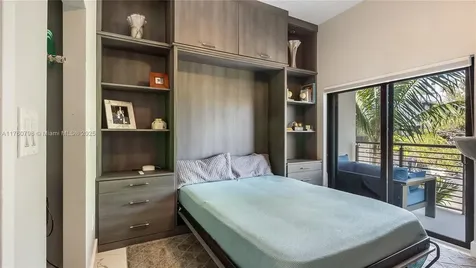 466 SE 1st Circle Pompano Beach FL 33060