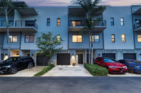 466 SE 1st Circle Pompano Beach FL 33060