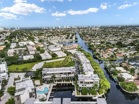 466 SE 1st Circle Pompano Beach FL 33060