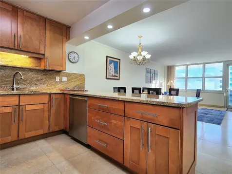 3725 S Ocean Drive Hollywood FL 33019