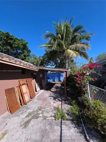 2931 NW 27th Street Miami FL 33142