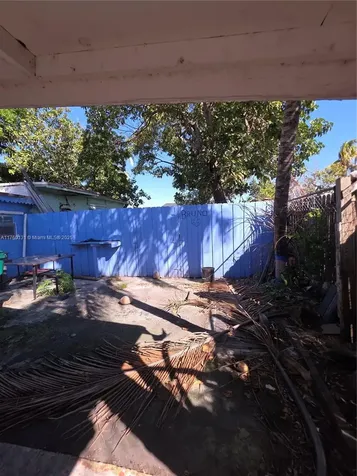 2931 NW 27th Street Miami FL 33142