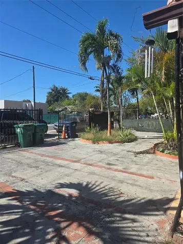 2931 NW 27th Street Miami FL 33142