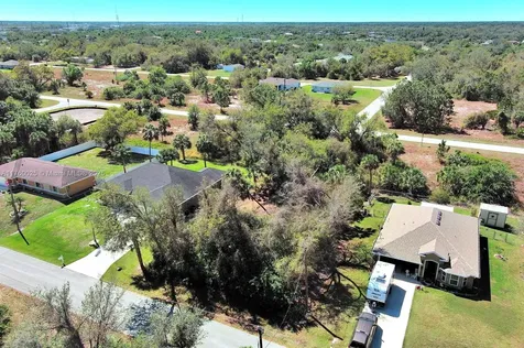 205 Ferdon Circle Port Charlotte FL 33954