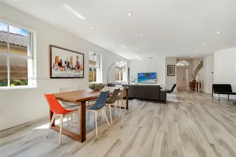 8527 NW 111th Court Doral FL 33178