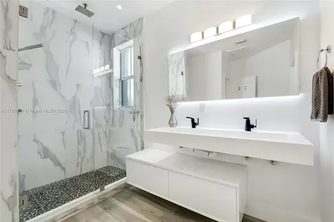 8527 NW 111th Court Doral FL 33178