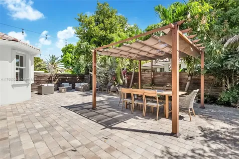 8527 NW 111th Court Doral FL 33178