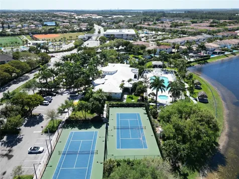 8527 NW 111th Court Doral FL 33178