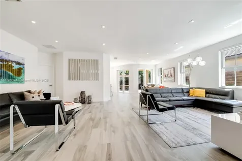 8527 NW 111th Court Doral FL 33178