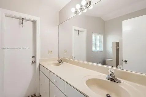 3040 NW 94th Avenue Coral Springs FL 33065