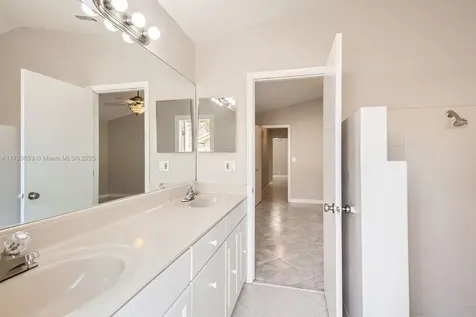 3040 NW 94th Avenue Coral Springs FL 33065