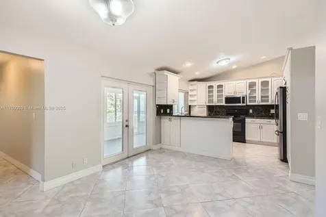 3040 NW 94th Avenue Coral Springs FL 33065