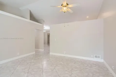 3040 NW 94th Avenue Coral Springs FL 33065