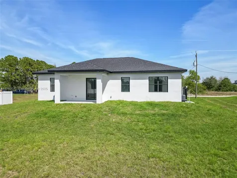 823 Frederick Reid Street E Lehigh Acres FL 33974