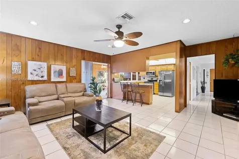 3641 Thomas Street Hollywood FL 33021