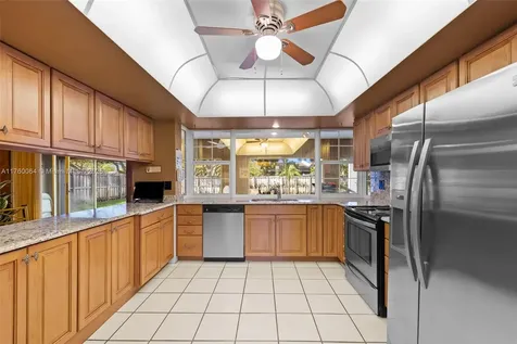 3641 Thomas Street Hollywood FL 33021