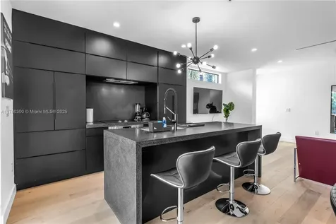 3176 SW 23rd Terrace Miami FL 33145