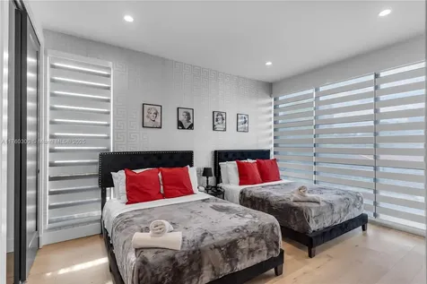 3176 SW 23rd Terrace Miami FL 33145