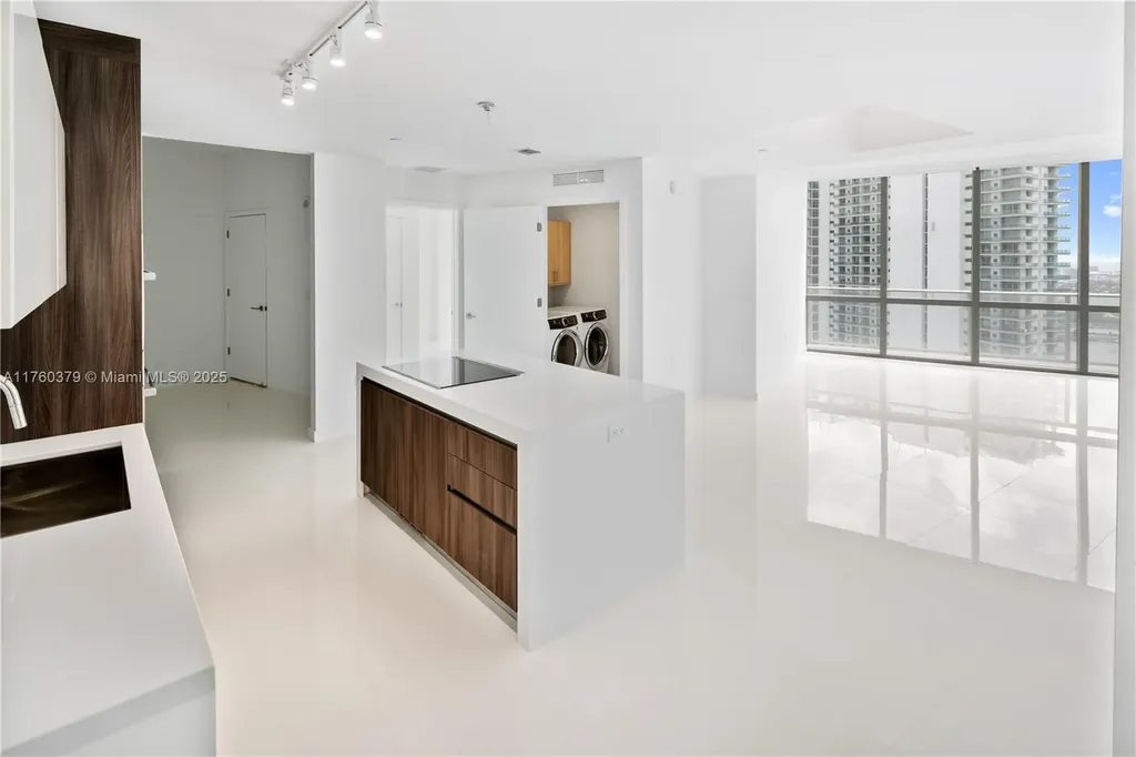 851 NE 1st Avenue Miami FL 33132