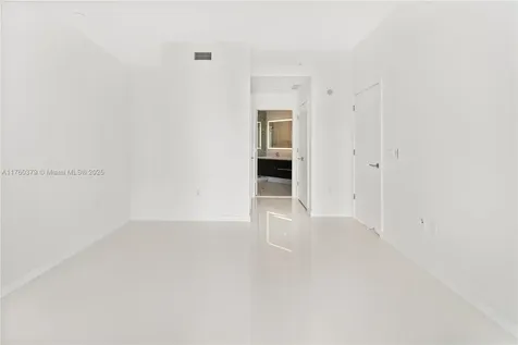 851 NE 1st Avenue Miami FL 33132