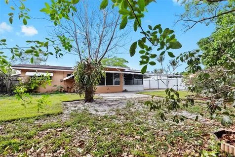 8131 NW 12th Street Pembroke Pines FL 33024