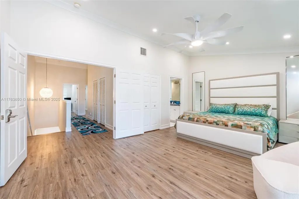 1747 NE 4th Avenue Fort Lauderdale FL 33305