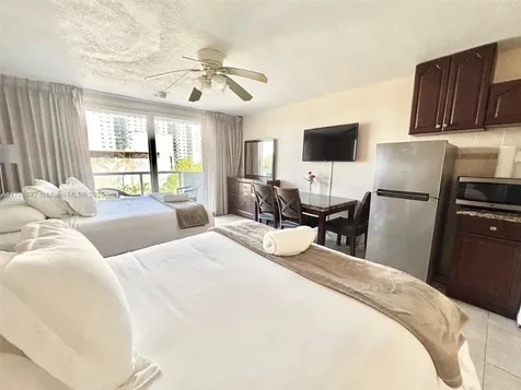 19201 Collins Avenue Sunny Isles Beach FL 33160