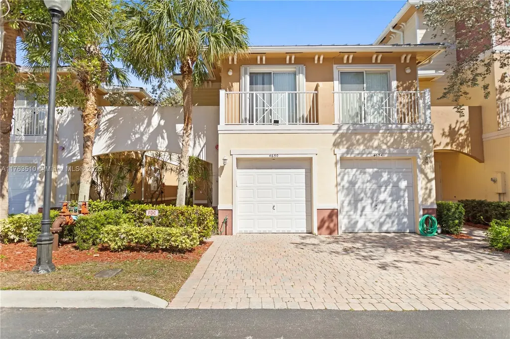 4650 SW 75th Way Davie FL 33314