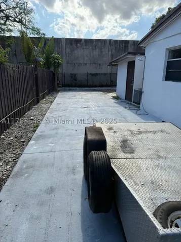 1541 SW 52nd Avenue Plantation FL 33317