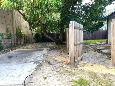 1541 SW 52nd Avenue Plantation FL 33317