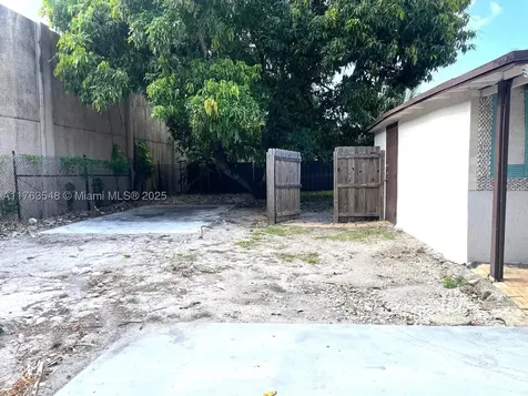 1541 SW 52nd Avenue Plantation FL 33317