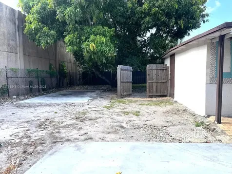 1541 SW 52nd Avenue Plantation FL 33317
