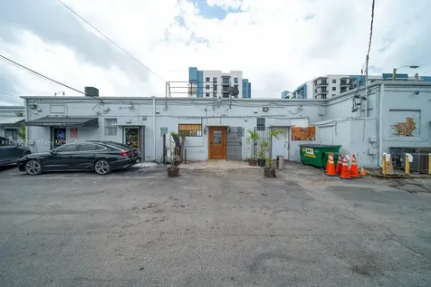 Highly Profitable Restaurant-bar For Sale On 8th Street Miami FL 33144