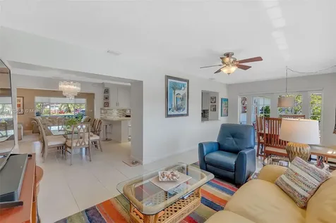 10490 NW 18th Place Pembroke Pines FL 33026