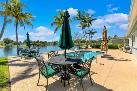 10490 NW 18th Place Pembroke Pines FL 33026
