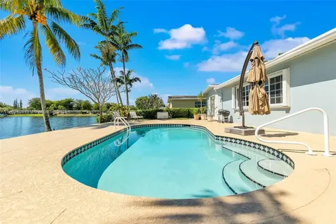 10490 NW 18th Place Pembroke Pines FL 33026