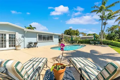 10490 NW 18th Place Pembroke Pines FL 33026