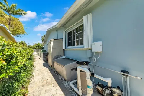 10490 NW 18th Place Pembroke Pines FL 33026