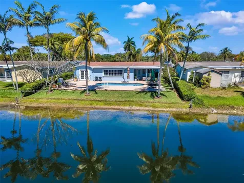 10490 NW 18th Place Pembroke Pines FL 33026