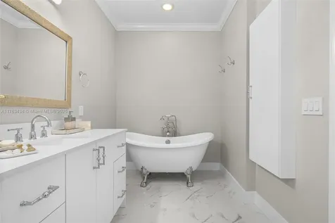 16952 SW 92nd Street Circle Miami FL 33196