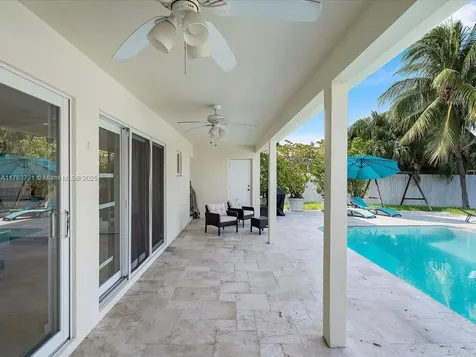 16473 NE 31st Avenue North Miami Beach FL 33160