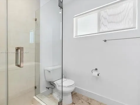 16473 NE 31st Avenue North Miami Beach FL 33160