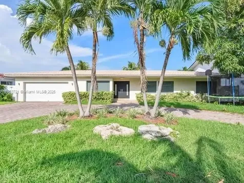 16473 NE 31st Avenue North Miami Beach FL 33160